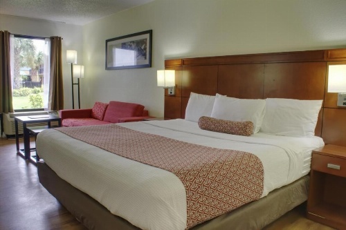 Winter Haven Gardens Inn image 19